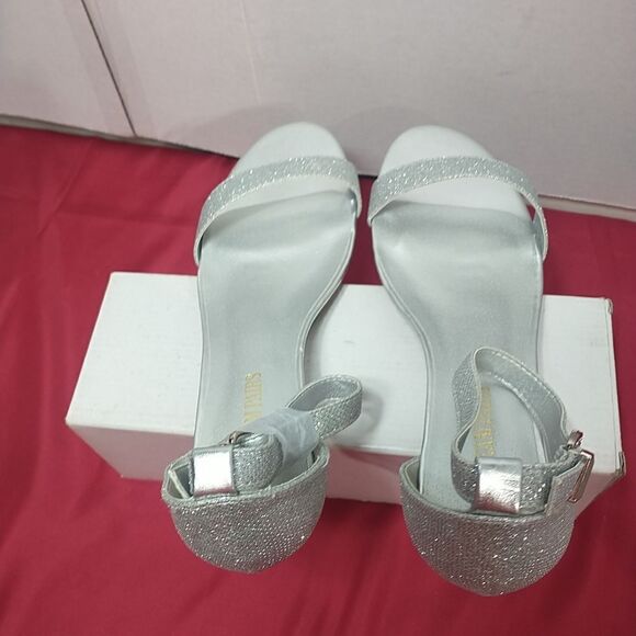 Dream Pairs Womens SZ 11 Ingrid Ankle Strap Low Wedge Silver Sandal - Picture 7 of 11